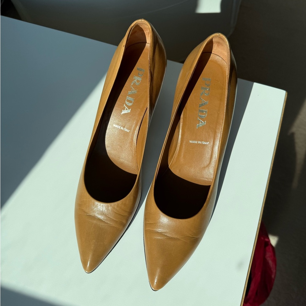 Prada Pointed Toe Caramel Brown Heels / Pumps